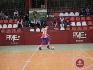 
<a style='margin-left: 5px;' class='btn btn-xs btn-social btn-facebook' href='https://www.facebook.com/sharer/sharer.php?u=https://www.boladovale.com.br/imgs/800-800-90/conteudo/fotos/1250/img6357.jpg' rel='popup' data-width='500' data-height='400'><i class='fa fa-facebook'></i>Compartilhar <span class='hidden-xs'>no Facebook</span>
</a> 
<a class='btn btn-default btn-xs' target='_blank' href='imgs/800-800-90/conteudo/fotos/1250/img6357.jpg'>
<span class='glyphicon glyphicon-cloud-download'></span> Salvar
</a> 
<span></span>
