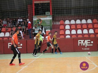 
<a style='margin-left: 5px;' class='btn btn-xs btn-social btn-facebook' href='https://www.facebook.com/sharer/sharer.php?u=https://www.boladovale.com.br/imgs/800-800-90/conteudo/fotos/1251/img6408.jpg' rel='popup' data-width='500' data-height='400'><i class='fa fa-facebook'></i>Compartilhar <span class='hidden-xs'>no Facebook</span>
</a> 
<a class='btn btn-default btn-xs' target='_blank' href='imgs/800-800-90/conteudo/fotos/1251/img6408.jpg'>
<span class='glyphicon glyphicon-cloud-download'></span> Salvar
</a> 
<span></span>