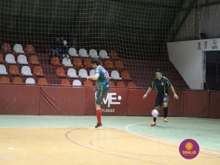 
<a style='margin-left: 5px;' class='btn btn-xs btn-social btn-facebook' href='https://www.facebook.com/sharer/sharer.php?u=https://www.boladovale.com.br/imgs/800-800-90/conteudo/fotos/1253/img0611.jpg' rel='popup' data-width='500' data-height='400'><i class='fa fa-facebook'></i>Compartilhar <span class='hidden-xs'>no Facebook</span>
</a> 
<a class='btn btn-default btn-xs' target='_blank' href='imgs/800-800-90/conteudo/fotos/1253/img0611.jpg'>
<span class='glyphicon glyphicon-cloud-download'></span> Salvar
</a> 
<span></span>