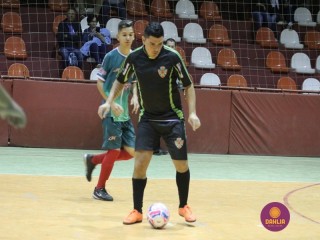 
<a style='margin-left: 5px;' class='btn btn-xs btn-social btn-facebook' href='https://www.facebook.com/sharer/sharer.php?u=https://www.boladovale.com.br/imgs/800-800-90/conteudo/fotos/1253/img0623.jpg' rel='popup' data-width='500' data-height='400'><i class='fa fa-facebook'></i>Compartilhar <span class='hidden-xs'>no Facebook</span>
</a> 
<a class='btn btn-default btn-xs' target='_blank' href='imgs/800-800-90/conteudo/fotos/1253/img0623.jpg'>
<span class='glyphicon glyphicon-cloud-download'></span> Salvar
</a> 
<span></span>
