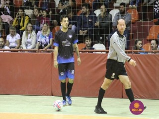 
<a style='margin-left: 5px;' class='btn btn-xs btn-social btn-facebook' href='https://www.facebook.com/sharer/sharer.php?u=https://www.boladovale.com.br/imgs/800-800-90/conteudo/fotos/1254/img0709.jpg' rel='popup' data-width='500' data-height='400'><i class='fa fa-facebook'></i>Compartilhar <span class='hidden-xs'>no Facebook</span>
</a> 
<a class='btn btn-default btn-xs' target='_blank' href='imgs/800-800-90/conteudo/fotos/1254/img0709.jpg'>
<span class='glyphicon glyphicon-cloud-download'></span> Salvar
</a> 
<span></span>