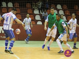 
<a style='margin-left: 5px;' class='btn btn-xs btn-social btn-facebook' href='https://www.facebook.com/sharer/sharer.php?u=https://www.boladovale.com.br/imgs/800-800-90/conteudo/fotos/1255/img0846.jpg' rel='popup' data-width='500' data-height='400'><i class='fa fa-facebook'></i>Compartilhar <span class='hidden-xs'>no Facebook</span>
</a> 
<a class='btn btn-default btn-xs' target='_blank' href='imgs/800-800-90/conteudo/fotos/1255/img0846.jpg'>
<span class='glyphicon glyphicon-cloud-download'></span> Salvar
</a> 
<span></span>