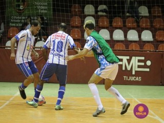 
<a style='margin-left: 5px;' class='btn btn-xs btn-social btn-facebook' href='https://www.facebook.com/sharer/sharer.php?u=https://www.boladovale.com.br/imgs/800-800-90/conteudo/fotos/1255/img0858.jpg' rel='popup' data-width='500' data-height='400'><i class='fa fa-facebook'></i>Compartilhar <span class='hidden-xs'>no Facebook</span>
</a> 
<a class='btn btn-default btn-xs' target='_blank' href='imgs/800-800-90/conteudo/fotos/1255/img0858.jpg'>
<span class='glyphicon glyphicon-cloud-download'></span> Salvar
</a> 
<span></span>