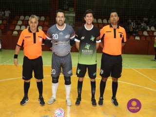 
<a style='margin-left: 5px;' class='btn btn-xs btn-social btn-facebook' href='https://www.facebook.com/sharer/sharer.php?u=https://www.boladovale.com.br/imgs/800-800-90/conteudo/fotos/1256/img0865.jpg' rel='popup' data-width='500' data-height='400'><i class='fa fa-facebook'></i>Compartilhar <span class='hidden-xs'>no Facebook</span>
</a> 
<a class='btn btn-default btn-xs' target='_blank' href='imgs/800-800-90/conteudo/fotos/1256/img0865.jpg'>
<span class='glyphicon glyphicon-cloud-download'></span> Salvar
</a> 
<span></span>