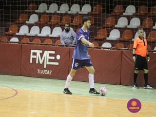
<a style='margin-left: 5px;' class='btn btn-xs btn-social btn-facebook' href='https://www.facebook.com/sharer/sharer.php?u=https://www.boladovale.com.br/imgs/800-800-90/conteudo/fotos/1256/img0879.jpg' rel='popup' data-width='500' data-height='400'><i class='fa fa-facebook'></i>Compartilhar <span class='hidden-xs'>no Facebook</span>
</a> 
<a class='btn btn-default btn-xs' target='_blank' href='imgs/800-800-90/conteudo/fotos/1256/img0879.jpg'>
<span class='glyphicon glyphicon-cloud-download'></span> Salvar
</a> 
<span></span>