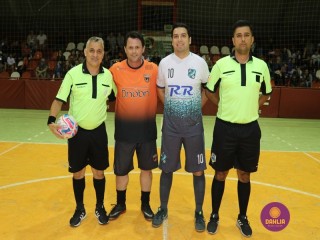 
<a style='margin-left: 5px;' class='btn btn-xs btn-social btn-facebook' href='https://www.facebook.com/sharer/sharer.php?u=https://www.boladovale.com.br/imgs/800-800-90/conteudo/fotos/1257/img0928.jpg' rel='popup' data-width='500' data-height='400'><i class='fa fa-facebook'></i>Compartilhar <span class='hidden-xs'>no Facebook</span>
</a> 
<a class='btn btn-default btn-xs' target='_blank' href='imgs/800-800-90/conteudo/fotos/1257/img0928.jpg'>
<span class='glyphicon glyphicon-cloud-download'></span> Salvar
</a> 
<span></span>