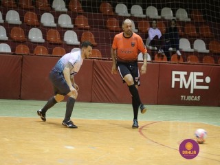 
<a style='margin-left: 5px;' class='btn btn-xs btn-social btn-facebook' href='https://www.facebook.com/sharer/sharer.php?u=https://www.boladovale.com.br/imgs/800-800-90/conteudo/fotos/1257/img0982.jpg' rel='popup' data-width='500' data-height='400'><i class='fa fa-facebook'></i>Compartilhar <span class='hidden-xs'>no Facebook</span>
</a> 
<a class='btn btn-default btn-xs' target='_blank' href='imgs/800-800-90/conteudo/fotos/1257/img0982.jpg'>
<span class='glyphicon glyphicon-cloud-download'></span> Salvar
</a> 
<span></span>