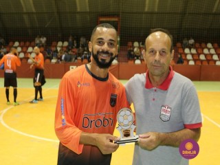 
<a style='margin-left: 5px;' class='btn btn-xs btn-social btn-facebook' href='https://www.facebook.com/sharer/sharer.php?u=https://www.boladovale.com.br/imgs/800-800-90/conteudo/fotos/1257/img0999.jpg' rel='popup' data-width='500' data-height='400'><i class='fa fa-facebook'></i>Compartilhar <span class='hidden-xs'>no Facebook</span>
</a> 
<a class='btn btn-default btn-xs' target='_blank' href='imgs/800-800-90/conteudo/fotos/1257/img0999.jpg'>
<span class='glyphicon glyphicon-cloud-download'></span> Salvar
</a> 
<span></span>