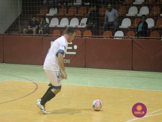 
<a style='margin-left: 5px;' class='btn btn-xs btn-social btn-facebook' href='https://www.facebook.com/sharer/sharer.php?u=https://www.boladovale.com.br/imgs/800-800-90/conteudo/fotos/1258/img1004.jpg' rel='popup' data-width='500' data-height='400'><i class='fa fa-facebook'></i>Compartilhar <span class='hidden-xs'>no Facebook</span>
</a> 
<a class='btn btn-default btn-xs' target='_blank' href='imgs/800-800-90/conteudo/fotos/1258/img1004.jpg'>
<span class='glyphicon glyphicon-cloud-download'></span> Salvar
</a> 
<span></span>