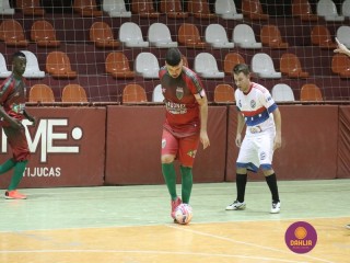 
<a style='margin-left: 5px;' class='btn btn-xs btn-social btn-facebook' href='https://www.facebook.com/sharer/sharer.php?u=https://www.boladovale.com.br/imgs/800-800-90/conteudo/fotos/1258/img1027.jpg' rel='popup' data-width='500' data-height='400'><i class='fa fa-facebook'></i>Compartilhar <span class='hidden-xs'>no Facebook</span>
</a> 
<a class='btn btn-default btn-xs' target='_blank' href='imgs/800-800-90/conteudo/fotos/1258/img1027.jpg'>
<span class='glyphicon glyphicon-cloud-download'></span> Salvar
</a> 
<span></span>