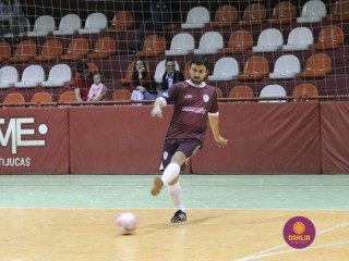 
<a style='margin-left: 5px;' class='btn btn-xs btn-social btn-facebook' href='https://www.facebook.com/sharer/sharer.php?u=https://www.boladovale.com.br/imgs/800-800-90/conteudo/fotos/1259/img1103.jpg' rel='popup' data-width='500' data-height='400'><i class='fa fa-facebook'></i>Compartilhar <span class='hidden-xs'>no Facebook</span>
</a> 
<a class='btn btn-default btn-xs' target='_blank' href='imgs/800-800-90/conteudo/fotos/1259/img1103.jpg'>
<span class='glyphicon glyphicon-cloud-download'></span> Salvar
</a> 
<span></span>
