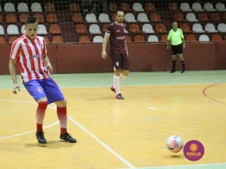 
<a style='margin-left: 5px;' class='btn btn-xs btn-social btn-facebook' href='https://www.facebook.com/sharer/sharer.php?u=https://www.boladovale.com.br/imgs/800-800-90/conteudo/fotos/1259/img1110.jpg' rel='popup' data-width='500' data-height='400'><i class='fa fa-facebook'></i>Compartilhar <span class='hidden-xs'>no Facebook</span>
</a> 
<a class='btn btn-default btn-xs' target='_blank' href='imgs/800-800-90/conteudo/fotos/1259/img1110.jpg'>
<span class='glyphicon glyphicon-cloud-download'></span> Salvar
</a> 
<span></span>