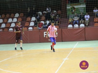 
<a style='margin-left: 5px;' class='btn btn-xs btn-social btn-facebook' href='https://www.facebook.com/sharer/sharer.php?u=https://www.boladovale.com.br/imgs/800-800-90/conteudo/fotos/1259/img1132.jpg' rel='popup' data-width='500' data-height='400'><i class='fa fa-facebook'></i>Compartilhar <span class='hidden-xs'>no Facebook</span>
</a> 
<a class='btn btn-default btn-xs' target='_blank' href='imgs/800-800-90/conteudo/fotos/1259/img1132.jpg'>
<span class='glyphicon glyphicon-cloud-download'></span> Salvar
</a> 
<span></span>