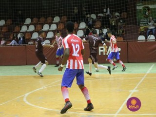 
<a style='margin-left: 5px;' class='btn btn-xs btn-social btn-facebook' href='https://www.facebook.com/sharer/sharer.php?u=https://www.boladovale.com.br/imgs/800-800-90/conteudo/fotos/1259/img1137.jpg' rel='popup' data-width='500' data-height='400'><i class='fa fa-facebook'></i>Compartilhar <span class='hidden-xs'>no Facebook</span>
</a> 
<a class='btn btn-default btn-xs' target='_blank' href='imgs/800-800-90/conteudo/fotos/1259/img1137.jpg'>
<span class='glyphicon glyphicon-cloud-download'></span> Salvar
</a> 
<span></span>