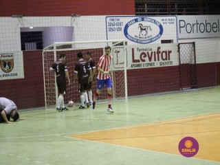 
<a style='margin-left: 5px;' class='btn btn-xs btn-social btn-facebook' href='https://www.facebook.com/sharer/sharer.php?u=https://www.boladovale.com.br/imgs/800-800-90/conteudo/fotos/1259/img1156.jpg' rel='popup' data-width='500' data-height='400'><i class='fa fa-facebook'></i>Compartilhar <span class='hidden-xs'>no Facebook</span>
</a> 
<a class='btn btn-default btn-xs' target='_blank' href='imgs/800-800-90/conteudo/fotos/1259/img1156.jpg'>
<span class='glyphicon glyphicon-cloud-download'></span> Salvar
</a> 
<span></span>