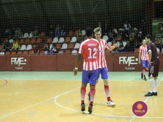 
<a style='margin-left: 5px;' class='btn btn-xs btn-social btn-facebook' href='https://www.facebook.com/sharer/sharer.php?u=https://www.boladovale.com.br/imgs/800-800-90/conteudo/fotos/1259/img1160.jpg' rel='popup' data-width='500' data-height='400'><i class='fa fa-facebook'></i>Compartilhar <span class='hidden-xs'>no Facebook</span>
</a> 
<a class='btn btn-default btn-xs' target='_blank' href='imgs/800-800-90/conteudo/fotos/1259/img1160.jpg'>
<span class='glyphicon glyphicon-cloud-download'></span> Salvar
</a> 
<span></span>