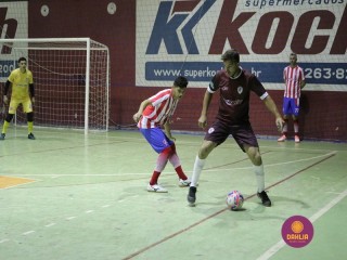 
<a style='margin-left: 5px;' class='btn btn-xs btn-social btn-facebook' href='https://www.facebook.com/sharer/sharer.php?u=https://www.boladovale.com.br/imgs/800-800-90/conteudo/fotos/1259/img1174.jpg' rel='popup' data-width='500' data-height='400'><i class='fa fa-facebook'></i>Compartilhar <span class='hidden-xs'>no Facebook</span>
</a> 
<a class='btn btn-default btn-xs' target='_blank' href='imgs/800-800-90/conteudo/fotos/1259/img1174.jpg'>
<span class='glyphicon glyphicon-cloud-download'></span> Salvar
</a> 
<span></span>