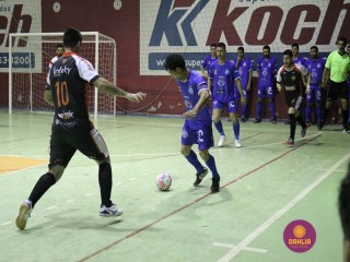 
<a style='margin-left: 5px;' class='btn btn-xs btn-social btn-facebook' href='https://www.facebook.com/sharer/sharer.php?u=https://www.boladovale.com.br/imgs/800-800-90/conteudo/fotos/1260/img1225.jpg' rel='popup' data-width='500' data-height='400'><i class='fa fa-facebook'></i>Compartilhar <span class='hidden-xs'>no Facebook</span>
</a> 
<a class='btn btn-default btn-xs' target='_blank' href='imgs/800-800-90/conteudo/fotos/1260/img1225.jpg'>
<span class='glyphicon glyphicon-cloud-download'></span> Salvar
</a> 
<span></span>