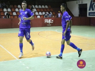 
<a style='margin-left: 5px;' class='btn btn-xs btn-social btn-facebook' href='https://www.facebook.com/sharer/sharer.php?u=https://www.boladovale.com.br/imgs/800-800-90/conteudo/fotos/1260/img1280.jpg' rel='popup' data-width='500' data-height='400'><i class='fa fa-facebook'></i>Compartilhar <span class='hidden-xs'>no Facebook</span>
</a> 
<a class='btn btn-default btn-xs' target='_blank' href='imgs/800-800-90/conteudo/fotos/1260/img1280.jpg'>
<span class='glyphicon glyphicon-cloud-download'></span> Salvar
</a> 
<span></span>