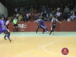 
<a style='margin-left: 5px;' class='btn btn-xs btn-social btn-facebook' href='https://www.facebook.com/sharer/sharer.php?u=https://www.boladovale.com.br/imgs/800-800-90/conteudo/fotos/1260/img1296.jpg' rel='popup' data-width='500' data-height='400'><i class='fa fa-facebook'></i>Compartilhar <span class='hidden-xs'>no Facebook</span>
</a> 
<a class='btn btn-default btn-xs' target='_blank' href='imgs/800-800-90/conteudo/fotos/1260/img1296.jpg'>
<span class='glyphicon glyphicon-cloud-download'></span> Salvar
</a> 
<span></span>