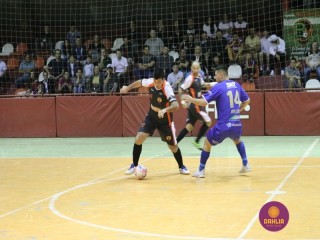 
<a style='margin-left: 5px;' class='btn btn-xs btn-social btn-facebook' href='https://www.facebook.com/sharer/sharer.php?u=https://www.boladovale.com.br/imgs/800-800-90/conteudo/fotos/1260/img1315.jpg' rel='popup' data-width='500' data-height='400'><i class='fa fa-facebook'></i>Compartilhar <span class='hidden-xs'>no Facebook</span>
</a> 
<a class='btn btn-default btn-xs' target='_blank' href='imgs/800-800-90/conteudo/fotos/1260/img1315.jpg'>
<span class='glyphicon glyphicon-cloud-download'></span> Salvar
</a> 
<span></span>