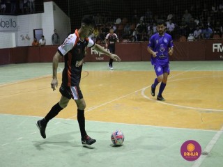 
<a style='margin-left: 5px;' class='btn btn-xs btn-social btn-facebook' href='https://www.facebook.com/sharer/sharer.php?u=https://www.boladovale.com.br/imgs/800-800-90/conteudo/fotos/1260/img1317.jpg' rel='popup' data-width='500' data-height='400'><i class='fa fa-facebook'></i>Compartilhar <span class='hidden-xs'>no Facebook</span>
</a> 
<a class='btn btn-default btn-xs' target='_blank' href='imgs/800-800-90/conteudo/fotos/1260/img1317.jpg'>
<span class='glyphicon glyphicon-cloud-download'></span> Salvar
</a> 
<span></span>