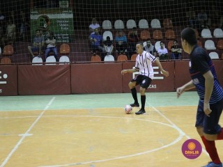 
<a style='margin-left: 5px;' class='btn btn-xs btn-social btn-facebook' href='https://www.facebook.com/sharer/sharer.php?u=https://www.boladovale.com.br/imgs/800-800-90/conteudo/fotos/1261/img1378.jpg' rel='popup' data-width='500' data-height='400'><i class='fa fa-facebook'></i>Compartilhar <span class='hidden-xs'>no Facebook</span>
</a> 
<a class='btn btn-default btn-xs' target='_blank' href='imgs/800-800-90/conteudo/fotos/1261/img1378.jpg'>
<span class='glyphicon glyphicon-cloud-download'></span> Salvar
</a> 
<span></span>