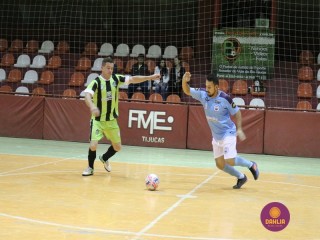 
<a style='margin-left: 5px;' class='btn btn-xs btn-social btn-facebook' href='https://www.facebook.com/sharer/sharer.php?u=https://www.boladovale.com.br/imgs/800-800-90/conteudo/fotos/1262/img1462.jpg' rel='popup' data-width='500' data-height='400'><i class='fa fa-facebook'></i>Compartilhar <span class='hidden-xs'>no Facebook</span>
</a> 
<a class='btn btn-default btn-xs' target='_blank' href='imgs/800-800-90/conteudo/fotos/1262/img1462.jpg'>
<span class='glyphicon glyphicon-cloud-download'></span> Salvar
</a> 
<span></span>
