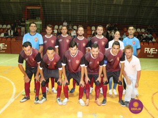 
<a style='margin-left: 5px;' class='btn btn-xs btn-social btn-facebook' href='https://www.facebook.com/sharer/sharer.php?u=https://www.boladovale.com.br/imgs/800-800-90/conteudo/fotos/1264/img1620.jpg' rel='popup' data-width='500' data-height='400'><i class='fa fa-facebook'></i>Compartilhar <span class='hidden-xs'>no Facebook</span>
</a> 
<a class='btn btn-default btn-xs' target='_blank' href='imgs/800-800-90/conteudo/fotos/1264/img1620.jpg'>
<span class='glyphicon glyphicon-cloud-download'></span> Salvar
</a> 
<span></span>