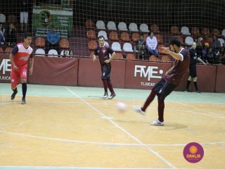 
<a style='margin-left: 5px;' class='btn btn-xs btn-social btn-facebook' href='https://www.facebook.com/sharer/sharer.php?u=https://www.boladovale.com.br/imgs/800-800-90/conteudo/fotos/1264/img1665.jpg' rel='popup' data-width='500' data-height='400'><i class='fa fa-facebook'></i>Compartilhar <span class='hidden-xs'>no Facebook</span>
</a> 
<a class='btn btn-default btn-xs' target='_blank' href='imgs/800-800-90/conteudo/fotos/1264/img1665.jpg'>
<span class='glyphicon glyphicon-cloud-download'></span> Salvar
</a> 
<span></span>