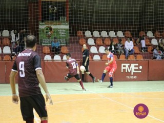 
<a style='margin-left: 5px;' class='btn btn-xs btn-social btn-facebook' href='https://www.facebook.com/sharer/sharer.php?u=https://www.boladovale.com.br/imgs/800-800-90/conteudo/fotos/1264/img1685.jpg' rel='popup' data-width='500' data-height='400'><i class='fa fa-facebook'></i>Compartilhar <span class='hidden-xs'>no Facebook</span>
</a> 
<a class='btn btn-default btn-xs' target='_blank' href='imgs/800-800-90/conteudo/fotos/1264/img1685.jpg'>
<span class='glyphicon glyphicon-cloud-download'></span> Salvar
</a> 
<span></span>