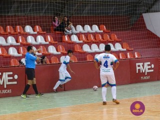 
<a style='margin-left: 5px;' class='btn btn-xs btn-social btn-facebook' href='https://www.facebook.com/sharer/sharer.php?u=https://www.boladovale.com.br/imgs/800-800-90/conteudo/fotos/1267/dsc01113.jpg' rel='popup' data-width='500' data-height='400'><i class='fa fa-facebook'></i>Compartilhar <span class='hidden-xs'>no Facebook</span>
</a> 
<a class='btn btn-default btn-xs' target='_blank' href='imgs/800-800-90/conteudo/fotos/1267/dsc01113.jpg'>
<span class='glyphicon glyphicon-cloud-download'></span> Salvar
</a> 
<span></span>
