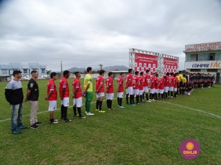 
<a style='margin-left: 5px;' class='btn btn-xs btn-social btn-facebook' href='https://www.facebook.com/sharer/sharer.php?u=https://www.boladovale.com.br/imgs/800-800-90/conteudo/fotos/1269/dsc01222.jpg' rel='popup' data-width='500' data-height='400'><i class='fa fa-facebook'></i>Compartilhar <span class='hidden-xs'>no Facebook</span>
</a> 
<a class='btn btn-default btn-xs' target='_blank' href='imgs/800-800-90/conteudo/fotos/1269/dsc01222.jpg'>
<span class='glyphicon glyphicon-cloud-download'></span> Salvar
</a> 
<span></span>