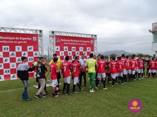 
<a style='margin-left: 5px;' class='btn btn-xs btn-social btn-facebook' href='https://www.facebook.com/sharer/sharer.php?u=https://www.boladovale.com.br/imgs/800-800-90/conteudo/fotos/1269/dsc01227.jpg' rel='popup' data-width='500' data-height='400'><i class='fa fa-facebook'></i>Compartilhar <span class='hidden-xs'>no Facebook</span>
</a> 
<a class='btn btn-default btn-xs' target='_blank' href='imgs/800-800-90/conteudo/fotos/1269/dsc01227.jpg'>
<span class='glyphicon glyphicon-cloud-download'></span> Salvar
</a> 
<span></span>