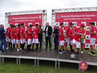 
<a style='margin-left: 5px;' class='btn btn-xs btn-social btn-facebook' href='https://www.facebook.com/sharer/sharer.php?u=https://www.boladovale.com.br/imgs/800-800-90/conteudo/fotos/1269/dsc01373.jpg' rel='popup' data-width='500' data-height='400'><i class='fa fa-facebook'></i>Compartilhar <span class='hidden-xs'>no Facebook</span>
</a> 
<a class='btn btn-default btn-xs' target='_blank' href='imgs/800-800-90/conteudo/fotos/1269/dsc01373.jpg'>
<span class='glyphicon glyphicon-cloud-download'></span> Salvar
</a> 
<span></span>