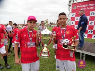 
<a style='margin-left: 5px;' class='btn btn-xs btn-social btn-facebook' href='https://www.facebook.com/sharer/sharer.php?u=https://www.boladovale.com.br/imgs/800-800-90/conteudo/fotos/1269/dsc01383.jpg' rel='popup' data-width='500' data-height='400'><i class='fa fa-facebook'></i>Compartilhar <span class='hidden-xs'>no Facebook</span>
</a> 
<a class='btn btn-default btn-xs' target='_blank' href='imgs/800-800-90/conteudo/fotos/1269/dsc01383.jpg'>
<span class='glyphicon glyphicon-cloud-download'></span> Salvar
</a> 
<span></span>