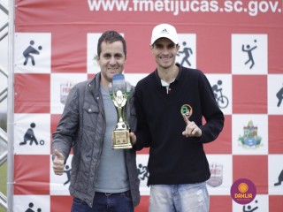 
<a style='margin-left: 5px;' class='btn btn-xs btn-social btn-facebook' href='https://www.facebook.com/sharer/sharer.php?u=https://www.boladovale.com.br/imgs/800-800-90/conteudo/fotos/1269/mg1735.jpg' rel='popup' data-width='500' data-height='400'><i class='fa fa-facebook'></i>Compartilhar <span class='hidden-xs'>no Facebook</span>
</a> 
<a class='btn btn-default btn-xs' target='_blank' href='imgs/800-800-90/conteudo/fotos/1269/mg1735.jpg'>
<span class='glyphicon glyphicon-cloud-download'></span> Salvar
</a> 
<span></span>