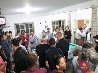 
<a style='margin-left: 5px;' class='btn btn-xs btn-social btn-facebook' href='https://www.facebook.com/sharer/sharer.php?u=https://www.boladovale.com.br/imgs/800-800-90/conteudo/fotos/1270/img1527.jpg' rel='popup' data-width='500' data-height='400'><i class='fa fa-facebook'></i>Compartilhar <span class='hidden-xs'>no Facebook</span>
</a> 
<a class='btn btn-default btn-xs' target='_blank' href='imgs/800-800-90/conteudo/fotos/1270/img1527.jpg'>
<span class='glyphicon glyphicon-cloud-download'></span> Salvar
</a> 
<span></span>