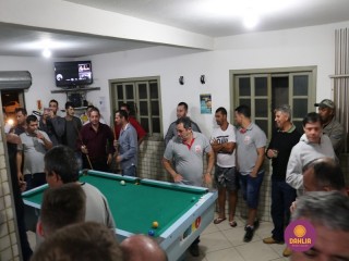 
<a style='margin-left: 5px;' class='btn btn-xs btn-social btn-facebook' href='https://www.facebook.com/sharer/sharer.php?u=https://www.boladovale.com.br/imgs/800-800-90/conteudo/fotos/1270/img1533.jpg' rel='popup' data-width='500' data-height='400'><i class='fa fa-facebook'></i>Compartilhar <span class='hidden-xs'>no Facebook</span>
</a> 
<a class='btn btn-default btn-xs' target='_blank' href='imgs/800-800-90/conteudo/fotos/1270/img1533.jpg'>
<span class='glyphicon glyphicon-cloud-download'></span> Salvar
</a> 
<span></span>