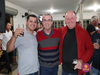 
<a style='margin-left: 5px;' class='btn btn-xs btn-social btn-facebook' href='https://www.facebook.com/sharer/sharer.php?u=https://www.boladovale.com.br/imgs/800-800-90/conteudo/fotos/1270/img1536.jpg' rel='popup' data-width='500' data-height='400'><i class='fa fa-facebook'></i>Compartilhar <span class='hidden-xs'>no Facebook</span>
</a> 
<a class='btn btn-default btn-xs' target='_blank' href='imgs/800-800-90/conteudo/fotos/1270/img1536.jpg'>
<span class='glyphicon glyphicon-cloud-download'></span> Salvar
</a> 
<span></span>