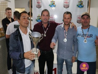 
<a style='margin-left: 5px;' class='btn btn-xs btn-social btn-facebook' href='https://www.facebook.com/sharer/sharer.php?u=https://www.boladovale.com.br/imgs/800-800-90/conteudo/fotos/1270/img1559.jpg' rel='popup' data-width='500' data-height='400'><i class='fa fa-facebook'></i>Compartilhar <span class='hidden-xs'>no Facebook</span>
</a> 
<a class='btn btn-default btn-xs' target='_blank' href='imgs/800-800-90/conteudo/fotos/1270/img1559.jpg'>
<span class='glyphicon glyphicon-cloud-download'></span> Salvar
</a> 
<span></span>