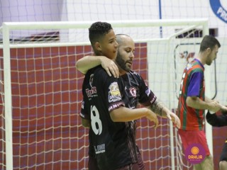 
<a style='margin-left: 5px;' class='btn btn-xs btn-social btn-facebook' href='https://www.facebook.com/sharer/sharer.php?u=https://www.boladovale.com.br/imgs/800-800-90/conteudo/fotos/1271/img1807.jpg' rel='popup' data-width='500' data-height='400'><i class='fa fa-facebook'></i>Compartilhar <span class='hidden-xs'>no Facebook</span>
</a> 
<a class='btn btn-default btn-xs' target='_blank' href='imgs/800-800-90/conteudo/fotos/1271/img1807.jpg'>
<span class='glyphicon glyphicon-cloud-download'></span> Salvar
</a> 
<span></span>