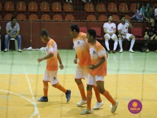 
<a style='margin-left: 5px;' class='btn btn-xs btn-social btn-facebook' href='https://www.facebook.com/sharer/sharer.php?u=https://www.boladovale.com.br/imgs/800-800-90/conteudo/fotos/1272/img1836.jpg' rel='popup' data-width='500' data-height='400'><i class='fa fa-facebook'></i>Compartilhar <span class='hidden-xs'>no Facebook</span>
</a> 
<a class='btn btn-default btn-xs' target='_blank' href='imgs/800-800-90/conteudo/fotos/1272/img1836.jpg'>
<span class='glyphicon glyphicon-cloud-download'></span> Salvar
</a> 
<span></span>