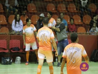
<a style='margin-left: 5px;' class='btn btn-xs btn-social btn-facebook' href='https://www.facebook.com/sharer/sharer.php?u=https://www.boladovale.com.br/imgs/800-800-90/conteudo/fotos/1272/img1851.jpg' rel='popup' data-width='500' data-height='400'><i class='fa fa-facebook'></i>Compartilhar <span class='hidden-xs'>no Facebook</span>
</a> 
<a class='btn btn-default btn-xs' target='_blank' href='imgs/800-800-90/conteudo/fotos/1272/img1851.jpg'>
<span class='glyphicon glyphicon-cloud-download'></span> Salvar
</a> 
<span></span>