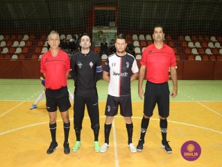 
<a style='margin-left: 5px;' class='btn btn-xs btn-social btn-facebook' href='https://www.facebook.com/sharer/sharer.php?u=https://www.boladovale.com.br/imgs/800-800-90/conteudo/fotos/1274/img1919.jpg' rel='popup' data-width='500' data-height='400'><i class='fa fa-facebook'></i>Compartilhar <span class='hidden-xs'>no Facebook</span>
</a> 
<a class='btn btn-default btn-xs' target='_blank' href='imgs/800-800-90/conteudo/fotos/1274/img1919.jpg'>
<span class='glyphicon glyphicon-cloud-download'></span> Salvar
</a> 
<span></span>