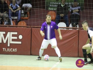 
<a style='margin-left: 5px;' class='btn btn-xs btn-social btn-facebook' href='https://www.facebook.com/sharer/sharer.php?u=https://www.boladovale.com.br/imgs/800-800-90/conteudo/fotos/1274/img1946.jpg' rel='popup' data-width='500' data-height='400'><i class='fa fa-facebook'></i>Compartilhar <span class='hidden-xs'>no Facebook</span>
</a> 
<a class='btn btn-default btn-xs' target='_blank' href='imgs/800-800-90/conteudo/fotos/1274/img1946.jpg'>
<span class='glyphicon glyphicon-cloud-download'></span> Salvar
</a> 
<span></span>