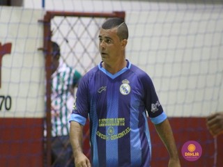 
<a style='margin-left: 5px;' class='btn btn-xs btn-social btn-facebook' href='https://www.facebook.com/sharer/sharer.php?u=https://www.boladovale.com.br/imgs/800-800-90/conteudo/fotos/1275/img2026.jpg' rel='popup' data-width='500' data-height='400'><i class='fa fa-facebook'></i>Compartilhar <span class='hidden-xs'>no Facebook</span>
</a> 
<a class='btn btn-default btn-xs' target='_blank' href='imgs/800-800-90/conteudo/fotos/1275/img2026.jpg'>
<span class='glyphicon glyphicon-cloud-download'></span> Salvar
</a> 
<span></span>