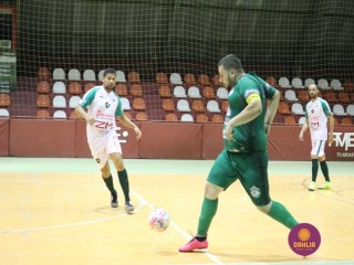 
<a style='margin-left: 5px;' class='btn btn-xs btn-social btn-facebook' href='https://www.facebook.com/sharer/sharer.php?u=https://www.boladovale.com.br/imgs/800-800-90/conteudo/fotos/1276/img2108.jpg' rel='popup' data-width='500' data-height='400'><i class='fa fa-facebook'></i>Compartilhar <span class='hidden-xs'>no Facebook</span>
</a> 
<a class='btn btn-default btn-xs' target='_blank' href='imgs/800-800-90/conteudo/fotos/1276/img2108.jpg'>
<span class='glyphicon glyphicon-cloud-download'></span> Salvar
</a> 
<span></span>