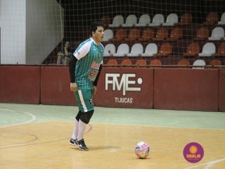 
<a style='margin-left: 5px;' class='btn btn-xs btn-social btn-facebook' href='https://www.facebook.com/sharer/sharer.php?u=https://www.boladovale.com.br/imgs/800-800-90/conteudo/fotos/1276/img2119.jpg' rel='popup' data-width='500' data-height='400'><i class='fa fa-facebook'></i>Compartilhar <span class='hidden-xs'>no Facebook</span>
</a> 
<a class='btn btn-default btn-xs' target='_blank' href='imgs/800-800-90/conteudo/fotos/1276/img2119.jpg'>
<span class='glyphicon glyphicon-cloud-download'></span> Salvar
</a> 
<span></span>