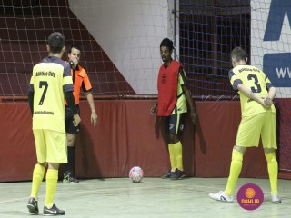 
<a style='margin-left: 5px;' class='btn btn-xs btn-social btn-facebook' href='https://www.facebook.com/sharer/sharer.php?u=https://www.boladovale.com.br/imgs/800-800-90/conteudo/fotos/1277/img2152.jpg' rel='popup' data-width='500' data-height='400'><i class='fa fa-facebook'></i>Compartilhar <span class='hidden-xs'>no Facebook</span>
</a> 
<a class='btn btn-default btn-xs' target='_blank' href='imgs/800-800-90/conteudo/fotos/1277/img2152.jpg'>
<span class='glyphicon glyphicon-cloud-download'></span> Salvar
</a> 
<span></span>